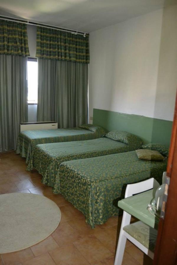 Hotel Eden Osio Sotto Habitación foto
