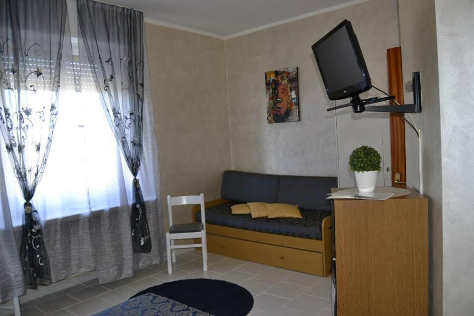 Hotel Eden Osio Sotto Habitación foto